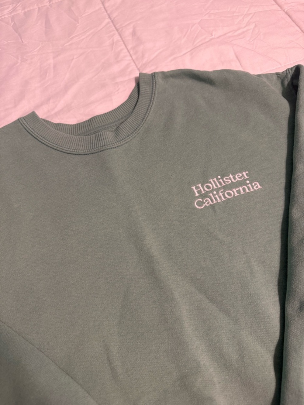 Hollister Crewneck - Picture 4 of 5